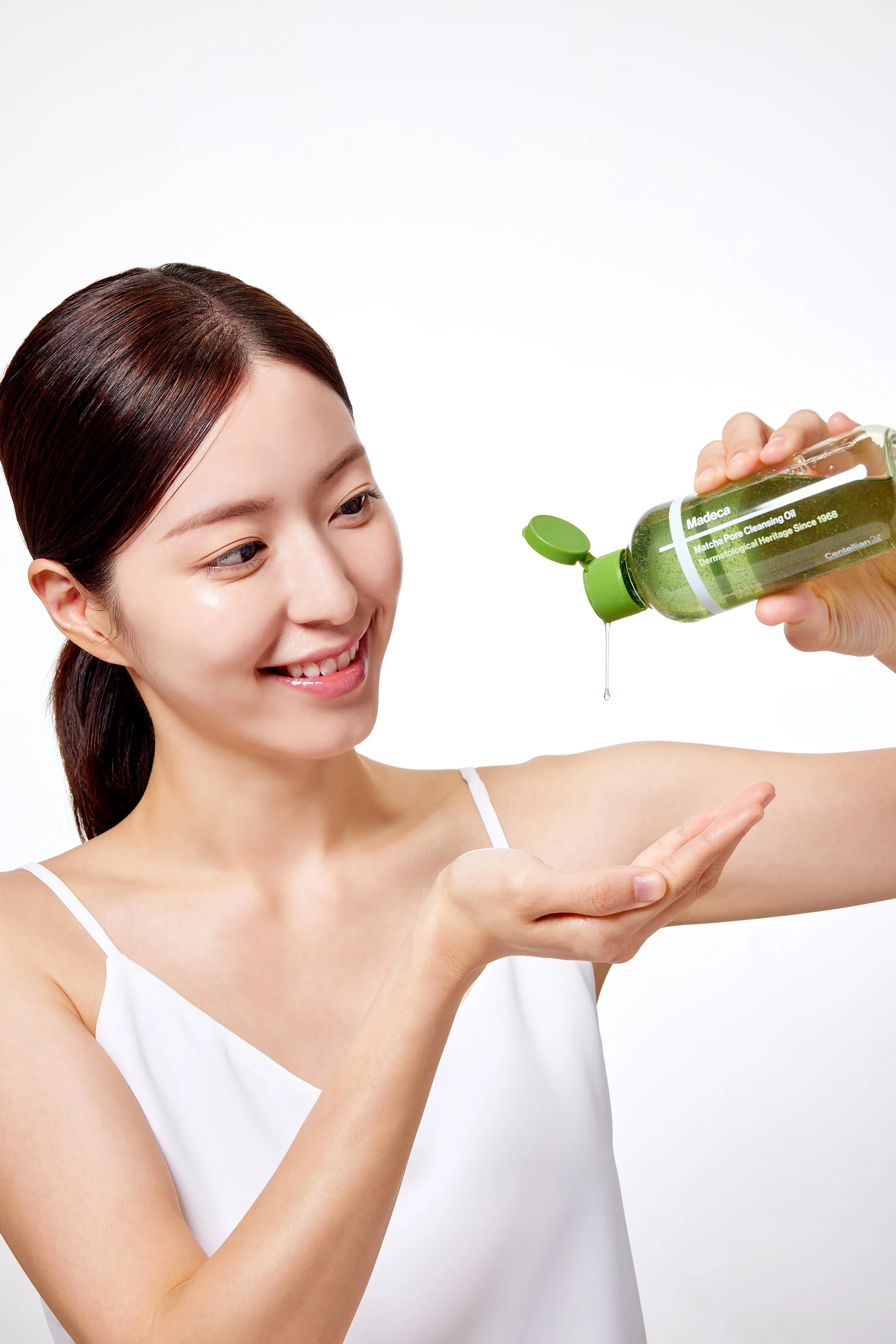 Centellian24 Madeca Matcha Pore Cleansing Oil 200ml - Image 4